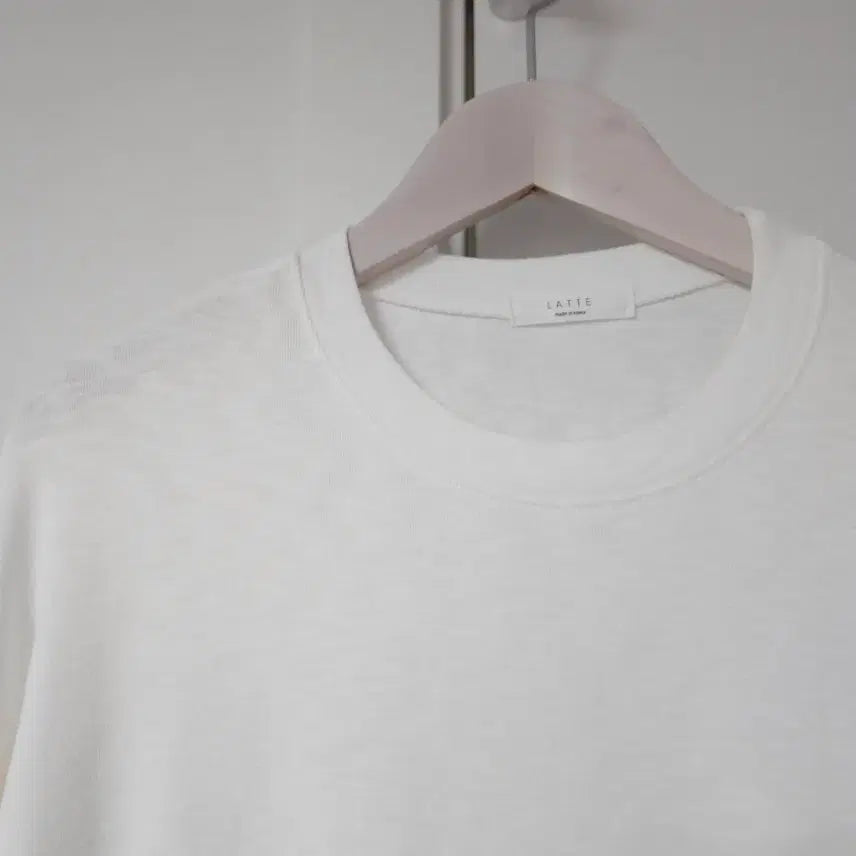 [BUNJANG] Ivory Layered T-Shirt / 아이보리 티셔츠 레이어드용 가능