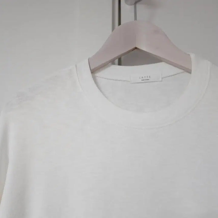 [BUNJANG] Ivory Layered T-Shirt / 아이보리 티셔츠 레이어드용 가능