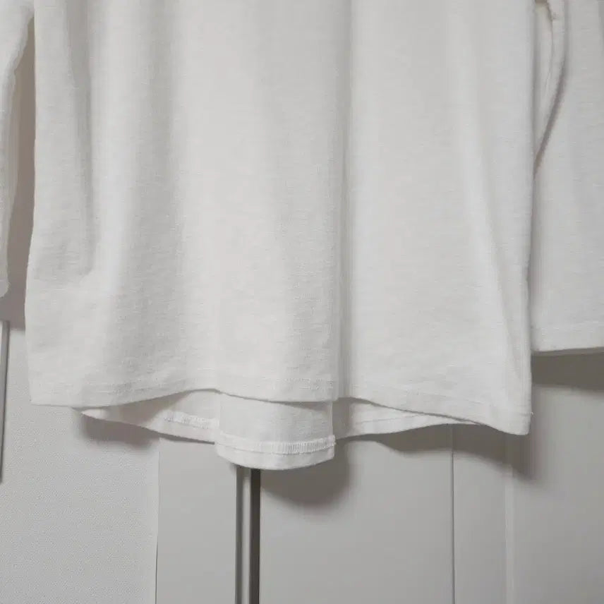 [BUNJANG] Ivory Layered T-Shirt / 아이보리 티셔츠 레이어드용 가능
