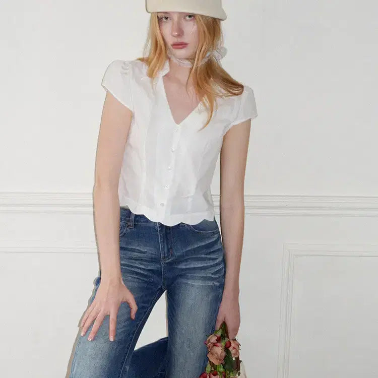 [BUNJANG] UENA White Petal Ruffle Puff Sleeve Blouse / UENA 우에나 화이트 페탈 러플 퍼프 소매 반팔 블라우스