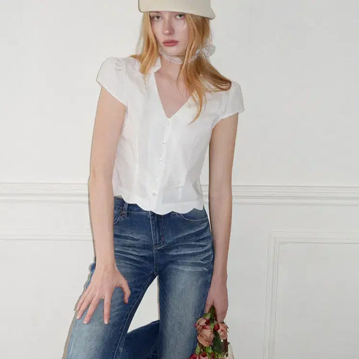 [BUNJANG] UENA White Petal Ruffle Puff Sleeve Blouse / UENA 우에나 화이트 페탈 러플 퍼프 소매 반팔 블라우스