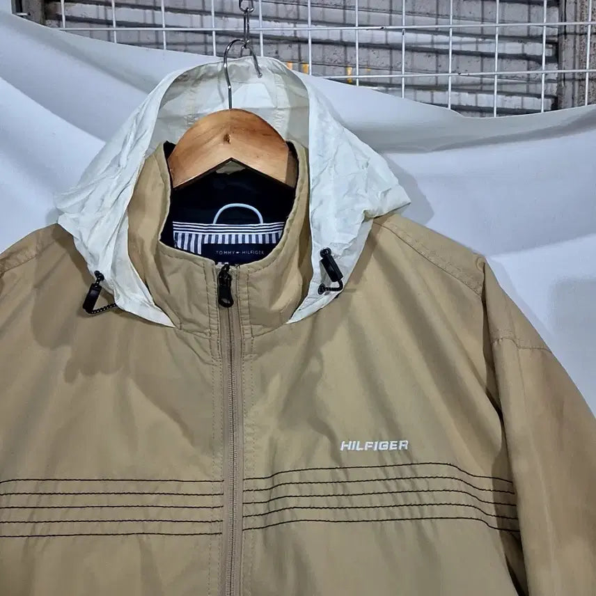 [BUNJANG] Tommy Hilfiger Poly Shell Embroidered Jacket / 타미힐피거 폴리쉘 자수 자켓