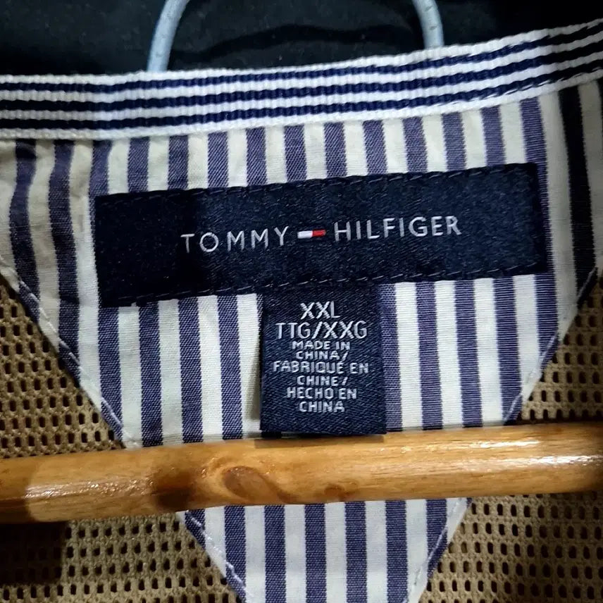 [BUNJANG] Tommy Hilfiger Poly Shell Embroidered Jacket / 타미힐피거 폴리쉘 자수 자켓