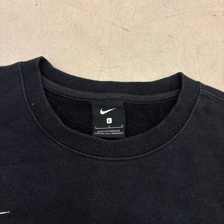 [BUNJANG] Nike Swoosh Black Sweatshirt / 나이키 스우시 블랙 맨투맨