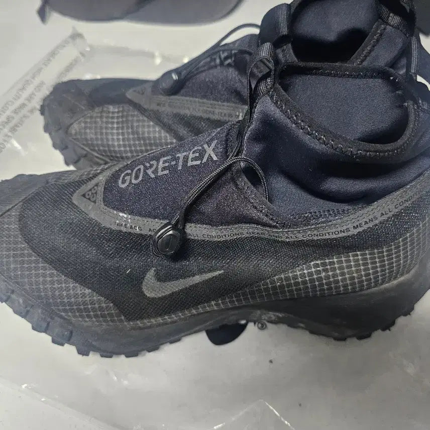 [SOLD OUT] 나이키 ACG 고어텍스 블랙 스니커즈 265