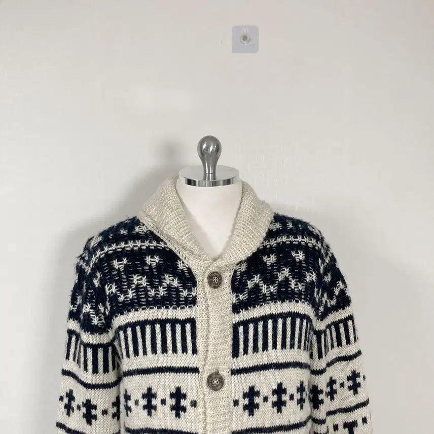 [SOLD OUT] 써스데이아일랜드 남성단추니트 100 호호상점