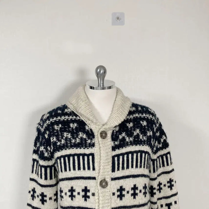 [SOLD OUT] 써스데이아일랜드 남성단추니트 100 호호상점