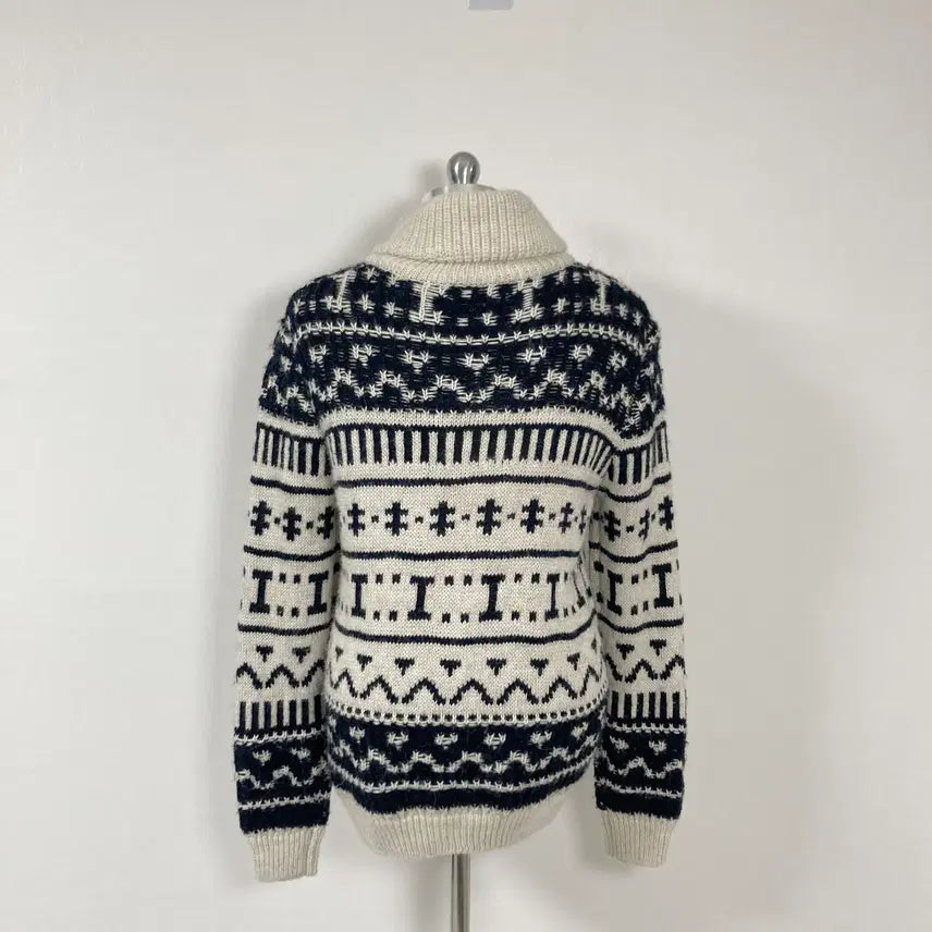 [SOLD OUT] 써스데이아일랜드 남성단추니트 100 호호상점