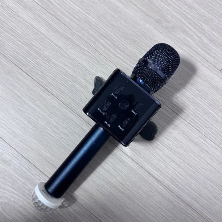 [BUNJANG] BT21 Shooky Bluetooth Microphone / BTS BT21 블루투스 마이크 (슈키)