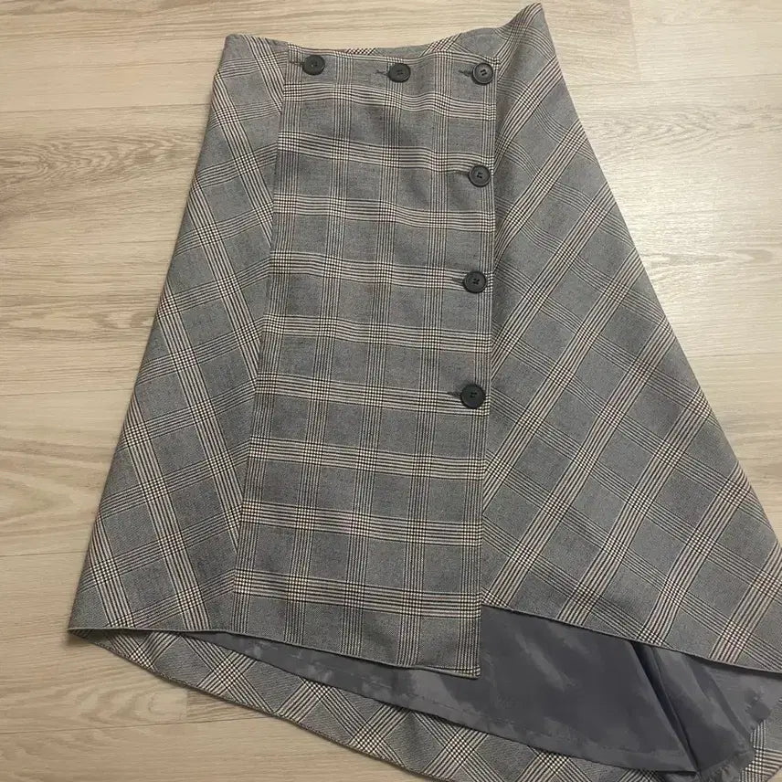 [BUNJANG] MAGJAY Plaid Asymmetrical Skirt Size 55 / MAGJAY 체크 언발란스 스커트 55사이즈