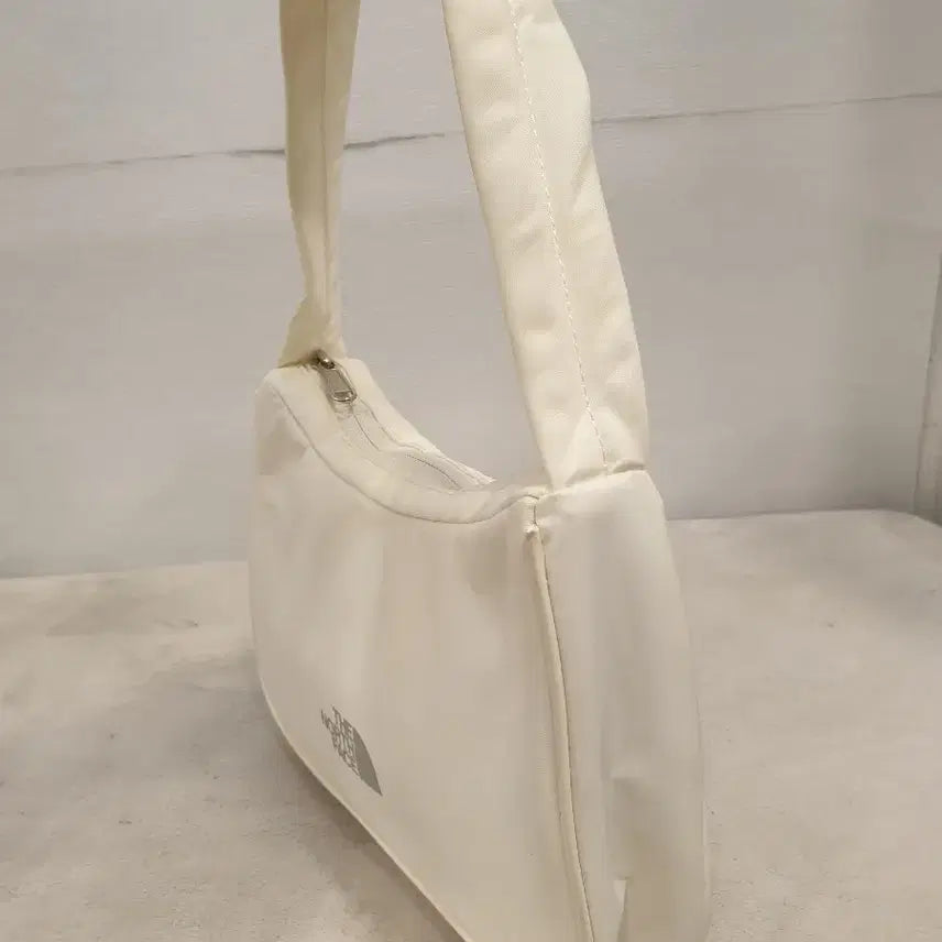 [SOLD OUT] 노스페이스 아이보리 미니백 토트백 숄더백