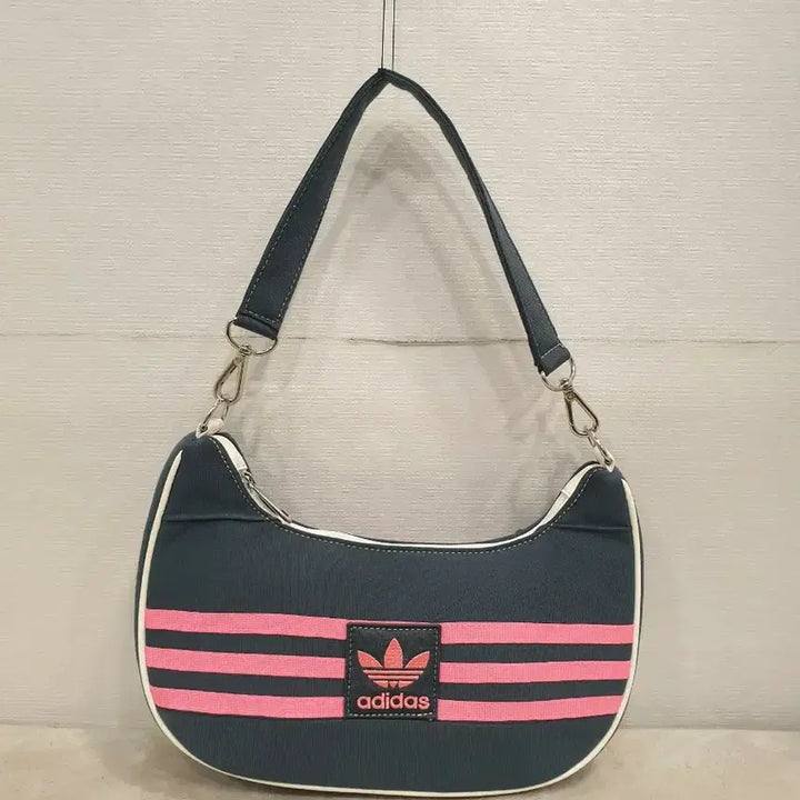 [SOLD OUT] 아디다스 업사이클링 네이비 핑크 삼선 호보백 숄더백 토트백