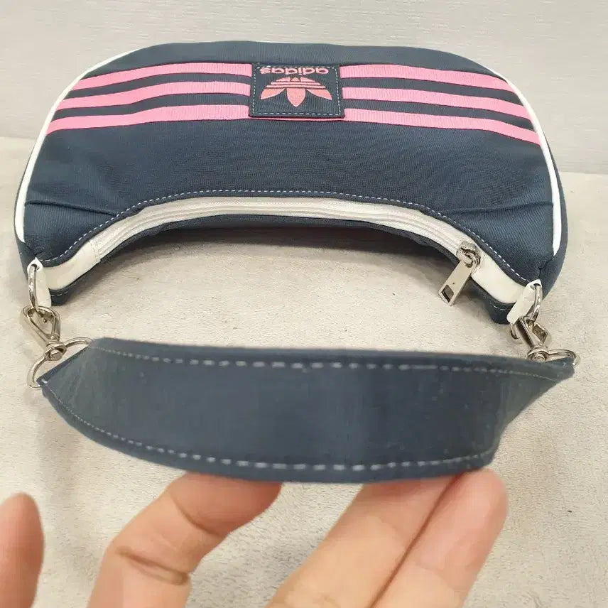 [SOLD OUT] 아디다스 업사이클링 네이비 핑크 삼선 호보백 숄더백 토트백