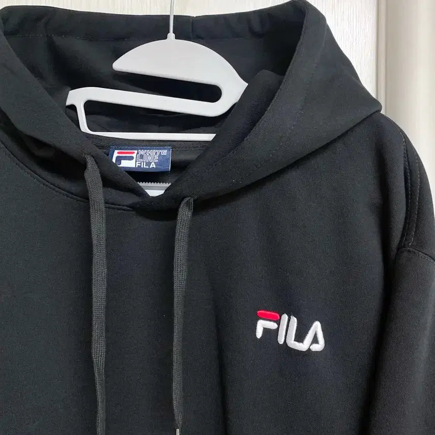 [BUNJANG] Fila Black Hooded Sweatshirt / 휠라 블랙 후드티