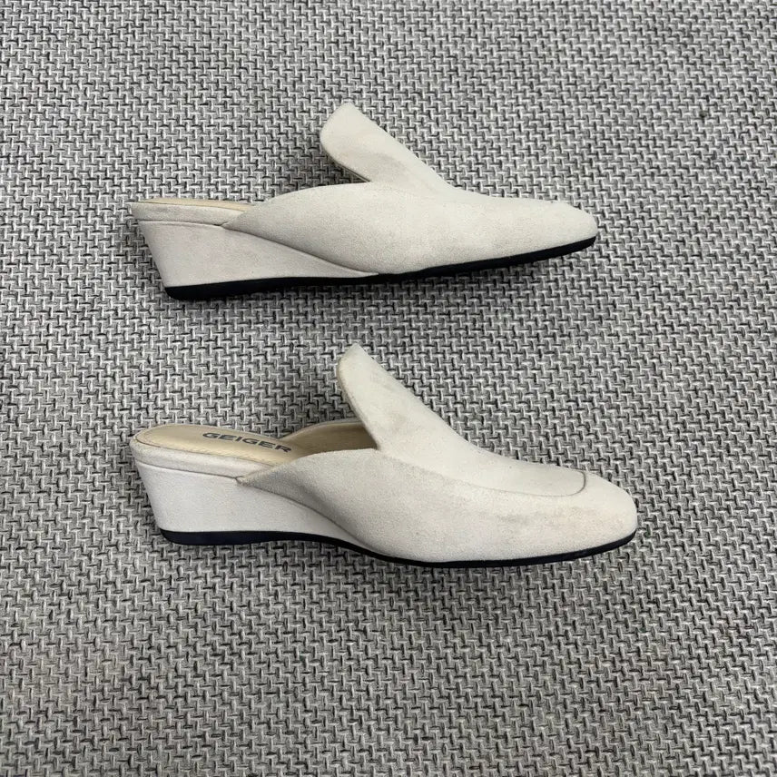 [BUNJANG] Geiger Suede Mid Heel Mules / [신발] 가이거 스웨이드 미들 힐 뮬