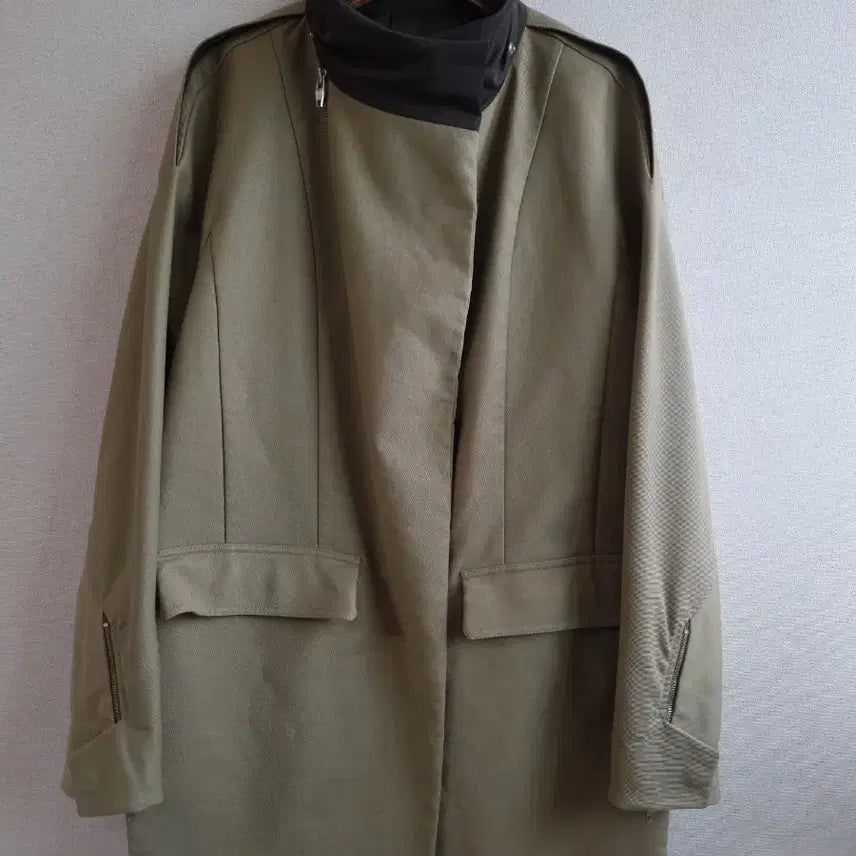 [SOLD OUT] 한섬 시스템 카키색 하이넥 스타일 자켓 코트