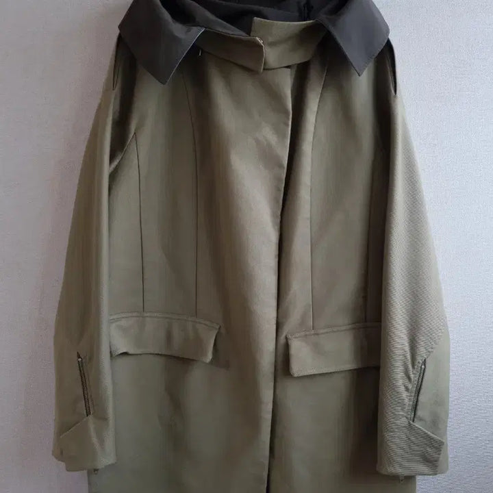 [SOLD OUT] 한섬 시스템 카키색 하이넥 스타일 자켓 코트