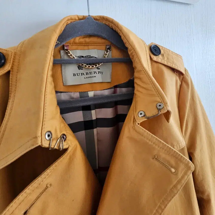 [SOLD OUT] 버버리 st 트렌치코트 머스터드 팝니다