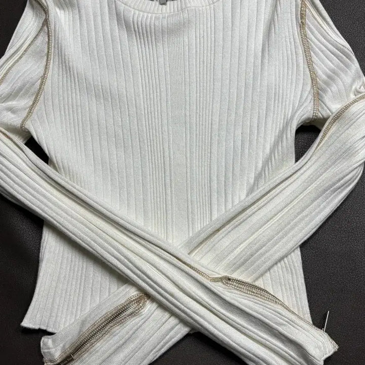 [BUNJANG] Matinkim Knit Sweater / 마땡킴 니트