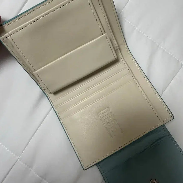 [BUNJANG] Diesel Bi-fold Coin S Leather Wallet / DIESEL디젤 반지갑 바이폴드 코인 S 레더 월렛 라이트 블루