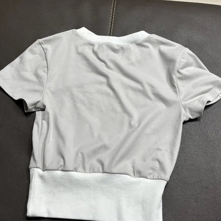 [BUNJANG] Dry Rose Short-Sleeved Top / 드라이로즈 반팔
