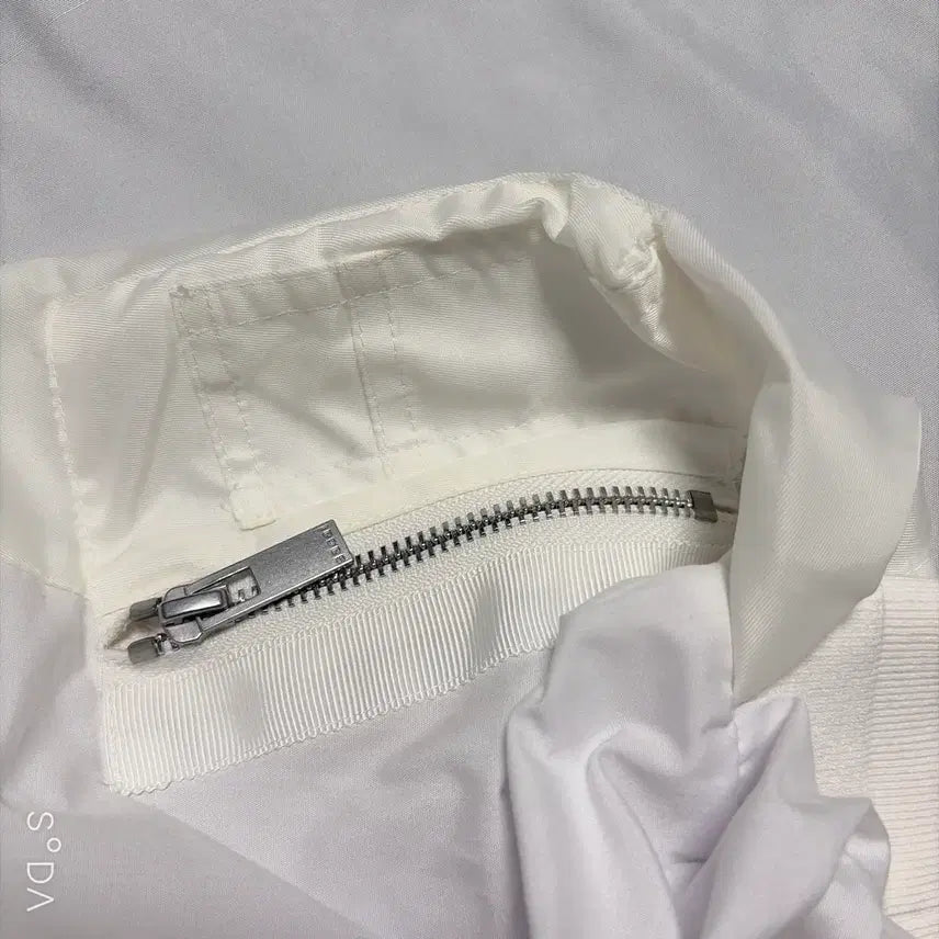 [SOLD OUT] 사카이 화이트 반팔 셔츠 2