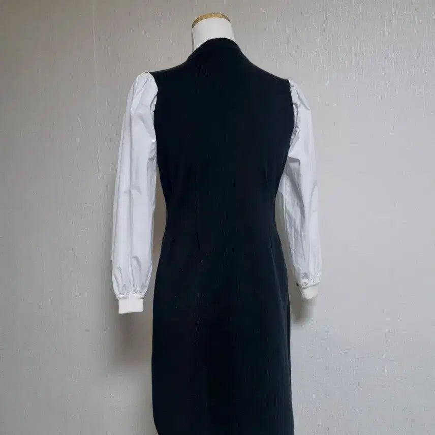 [BUNJANG] Black Knit Mini Dress with White Puff Sleeves / OP249 배색 퍼프소매 블랙 니트 원피스