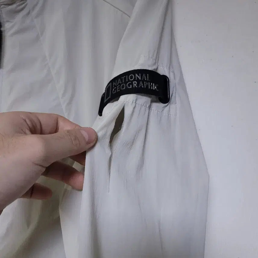[BUNJANG] National Geographic Functional Windbreaker Jacket (Size 95/M) / 내셔널지오그래픽 기능성 바람막이자켓 (사이즈95/M)