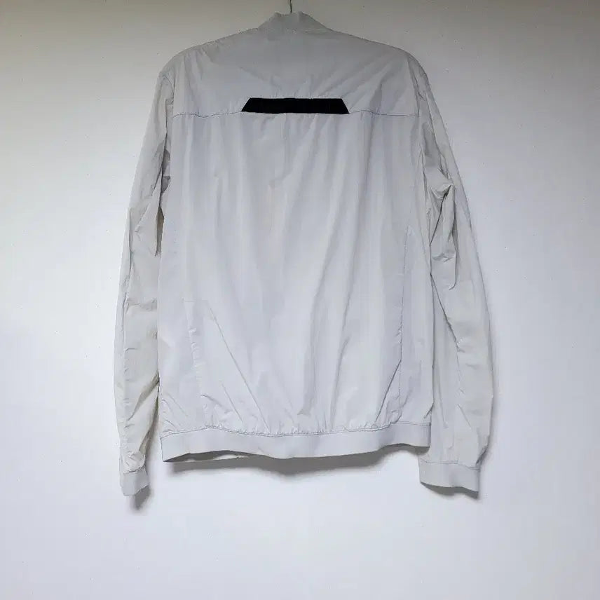 [BUNJANG] National Geographic Functional Windbreaker Jacket (Size 95/M) / 내셔널지오그래픽 기능성 바람막이자켓 (사이즈95/M)
