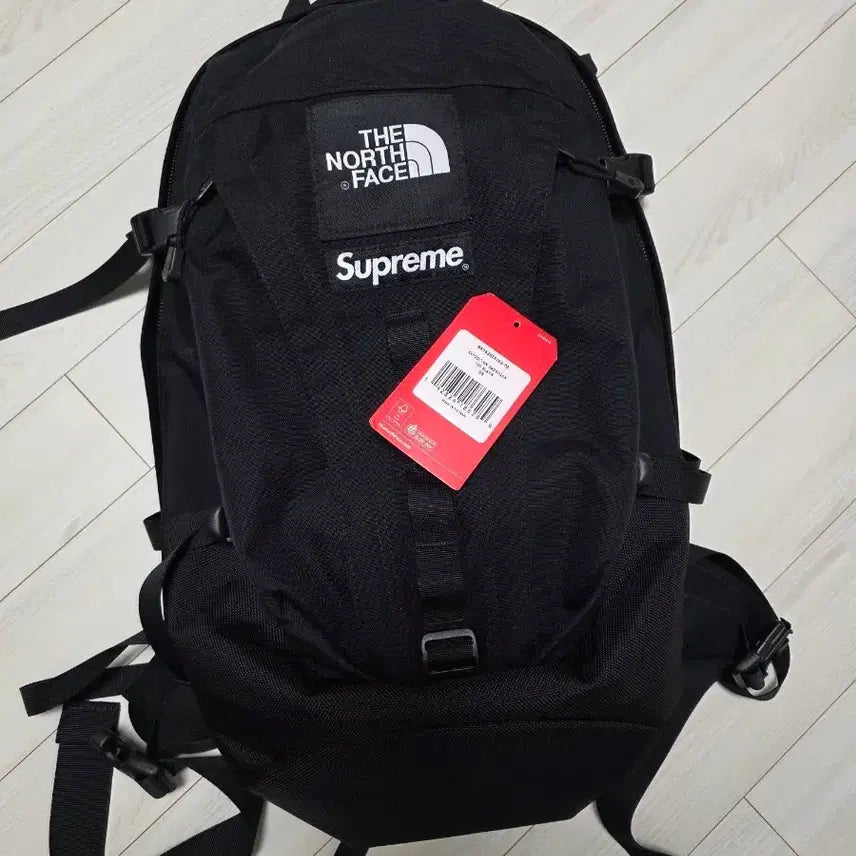 [BUNJANG] Supreme x The North Face Expedition Backpack Black 18FW / 슈프림 x 노스페이스 익스페디션 백팩 블랙 - 18FW