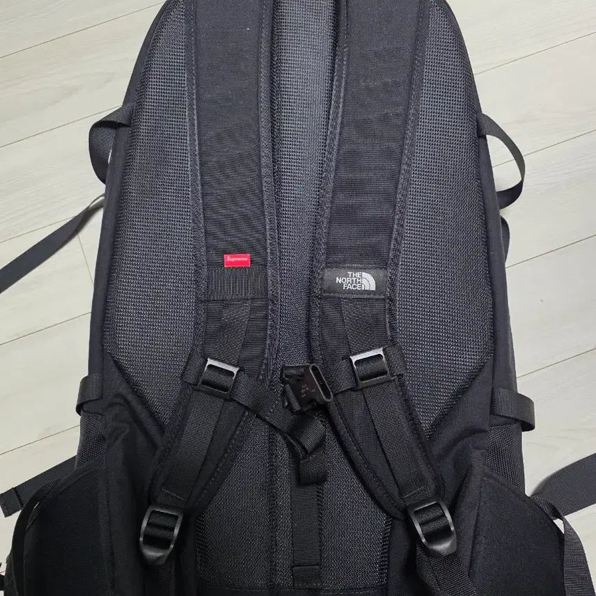 [BUNJANG] Supreme x The North Face Expedition Backpack Black 18FW / 슈프림 x 노스페이스 익스페디션 백팩 블랙 - 18FW