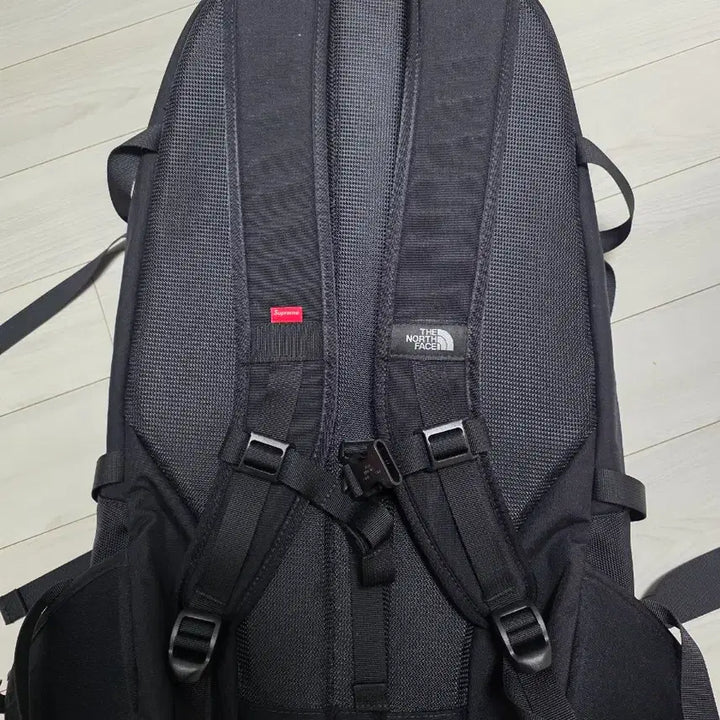 [BUNJANG] Supreme x The North Face Expedition Backpack Black 18FW / 슈프림 x 노스페이스 익스페디션 백팩 블랙 - 18FW