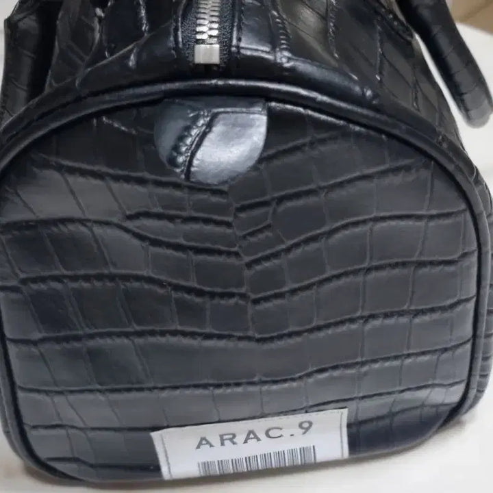 [BUNJANG] Irak9 Black Shoulder Bag / 이라크나인 가방