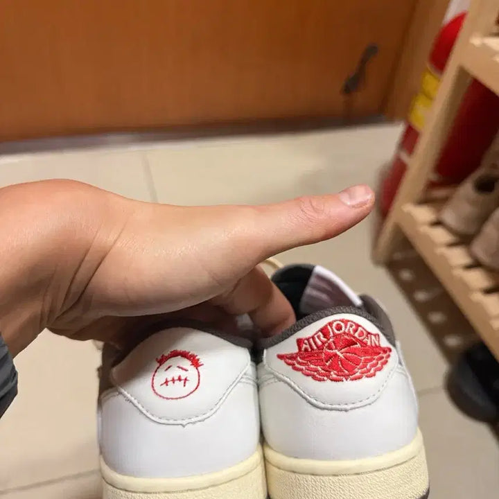 [SOLD OUT] 나이키 스캇 리버스 모카 나코탭 후딱 싸게 팔아요 255사이즈