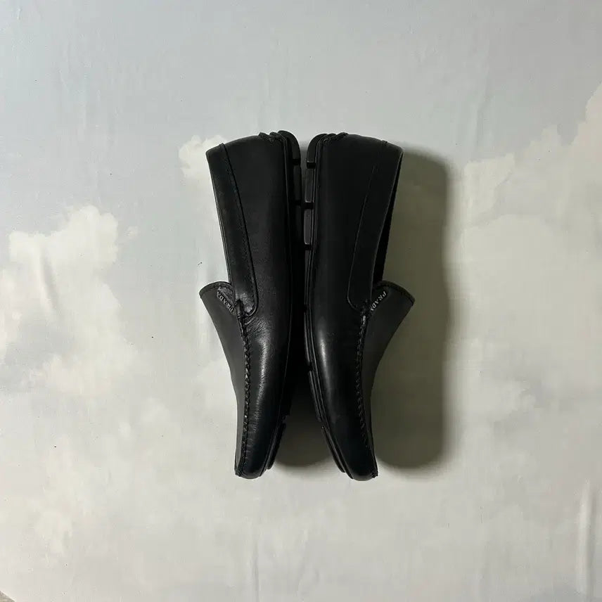 [BUNJANG] Prada sports slip on loafers / Prada sports slip on loafers