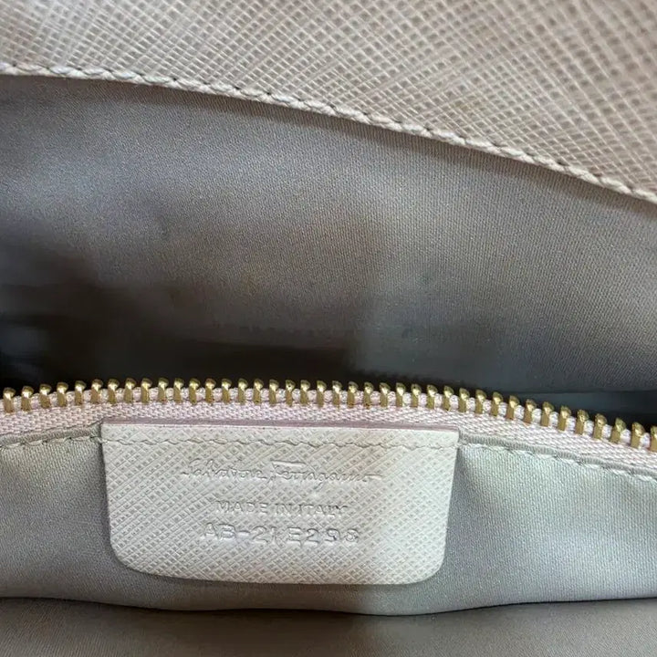 [BUNJANG] Ferragamo Vera Ribbon Shoulder Bag / (정품)페라가모 베라 리본 핑크 베이지 숄더백