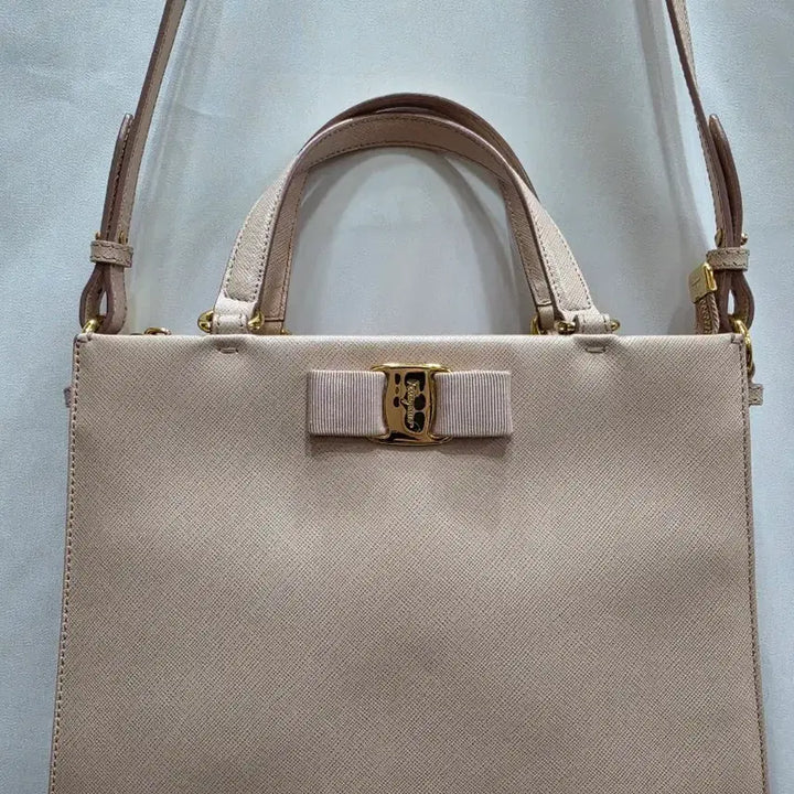 [BUNJANG] Ferragamo Vera Ribbon Shoulder Bag / (정품)페라가모 베라 리본 핑크 베이지 숄더백