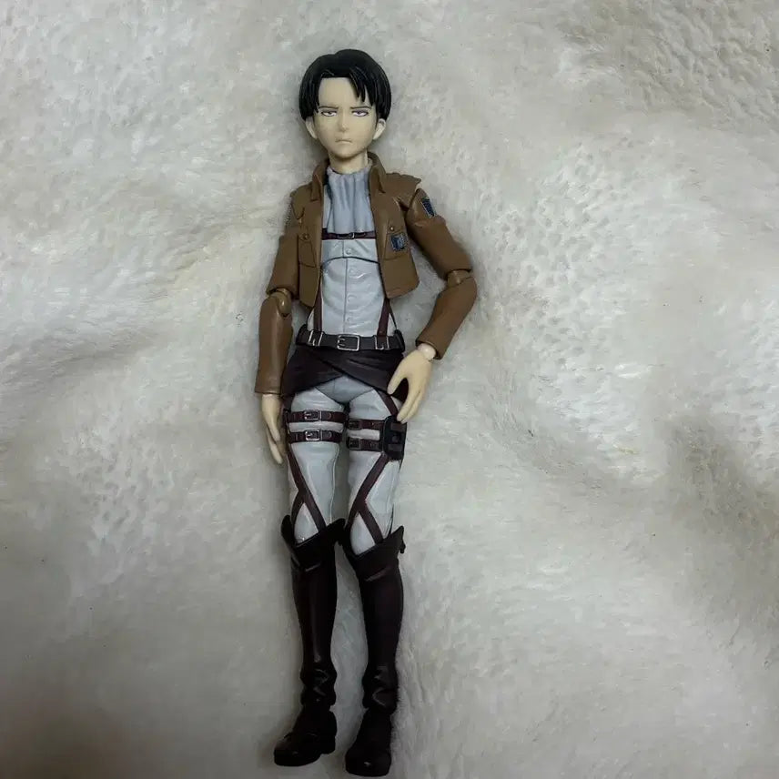 [BUNJANG] Attack on Titan Levi Figma Figure / [급전]진격의 거인 리바이 피그마 양도합니다