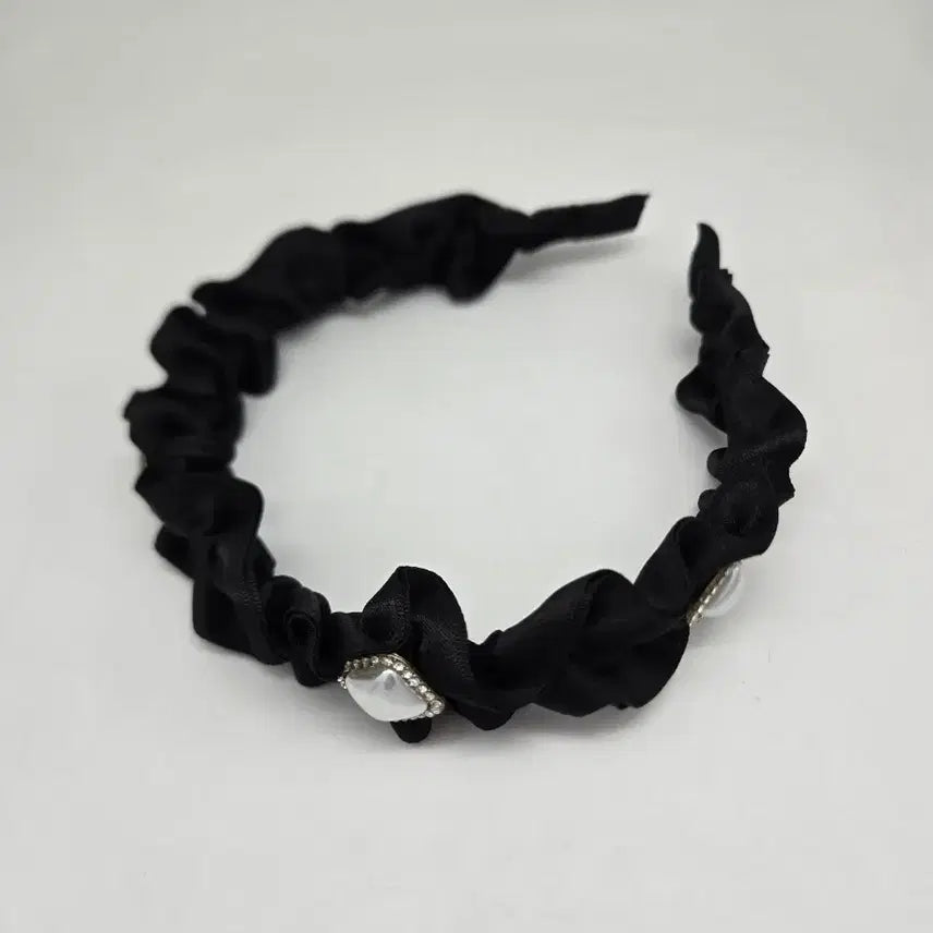 [BUNJANG] Black Pleated Hairband with Cubic Embellishments / 블랙 주름 헤어밴드 큐빅 장식