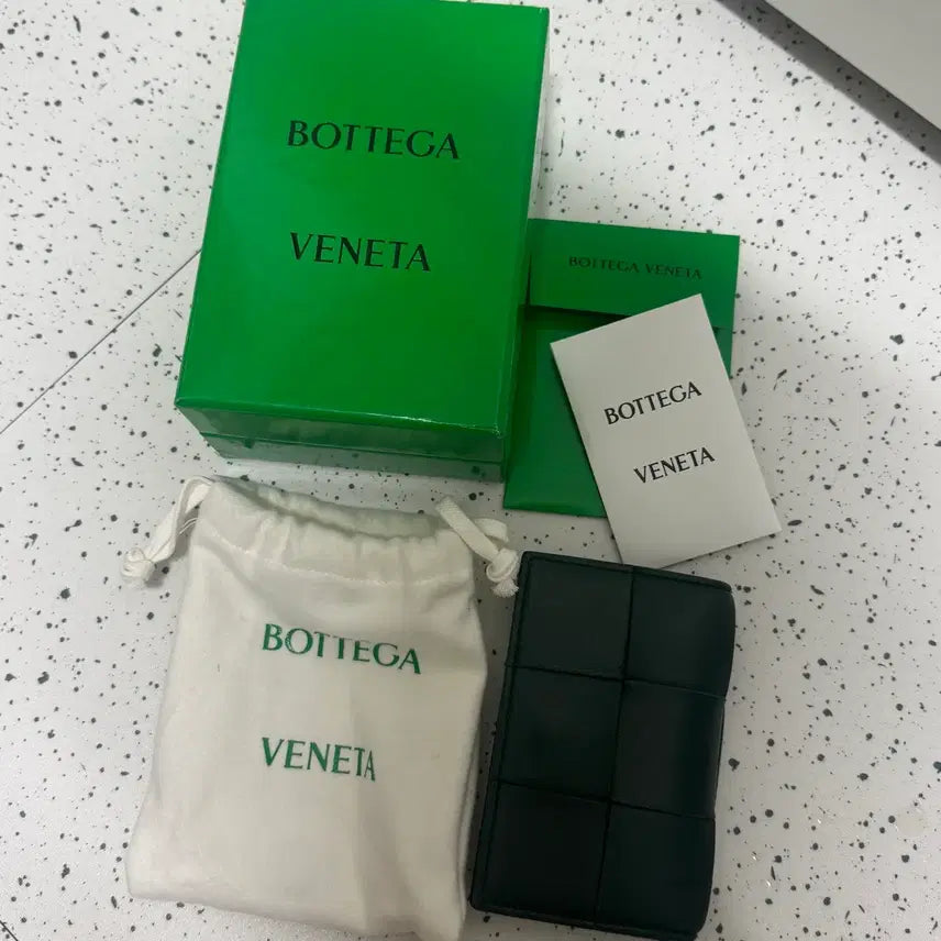 [SOLD OUT] 보테가베네타 카드지갑 판매합니다