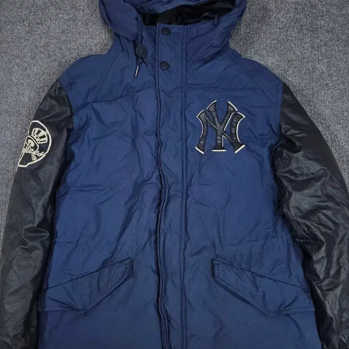 [BUNJANG] MLB New York Yankees Arm Leather Padded Jacket / MLB 뉴욕양키즈 암레더 패딩 점퍼 자켓