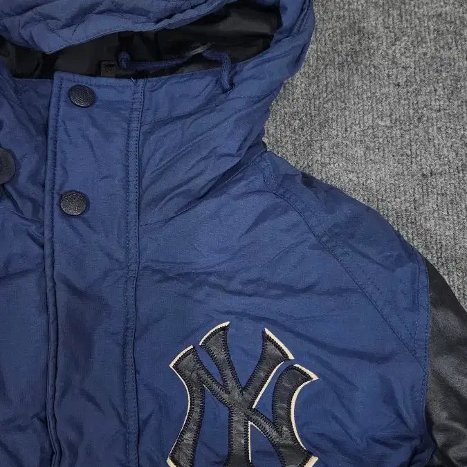 [BUNJANG] MLB New York Yankees Arm Leather Padded Jacket / MLB 뉴욕양키즈 암레더 패딩 점퍼 자켓