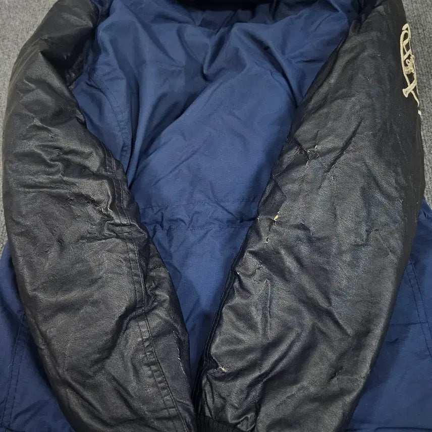 [BUNJANG] MLB New York Yankees Arm Leather Padded Jacket / MLB 뉴욕양키즈 암레더 패딩 점퍼 자켓