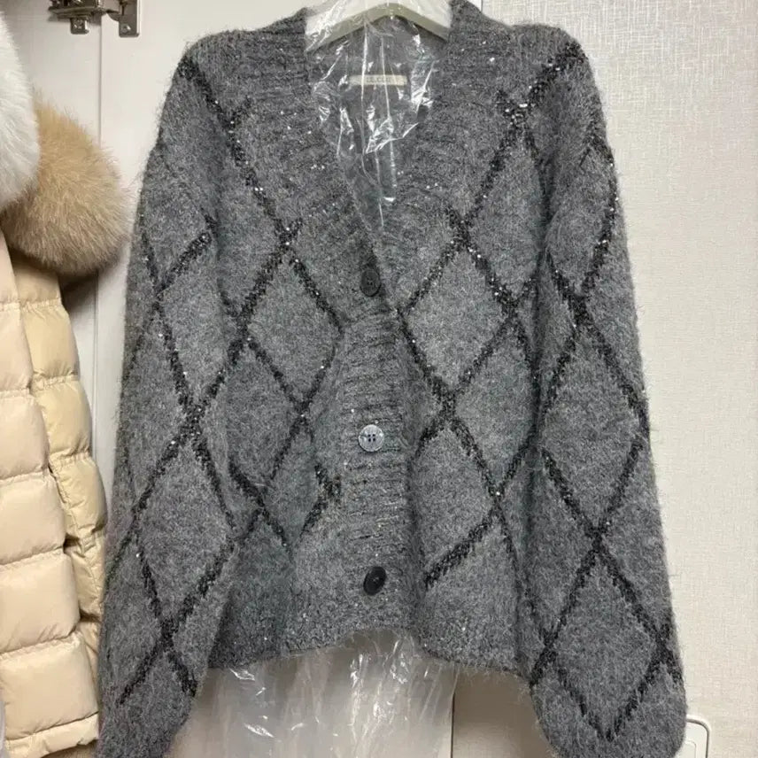 [BUNJANG] Luxury Pearl Cardigan / 럭셜 펄사 가디건
