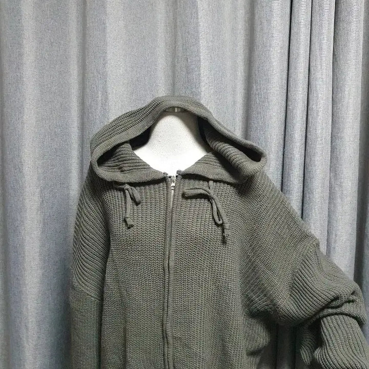 [BUNJANG] Weekend Fingerhole Hooded Knit Zip-up / 위켄드 핑거홀 후드니트집업