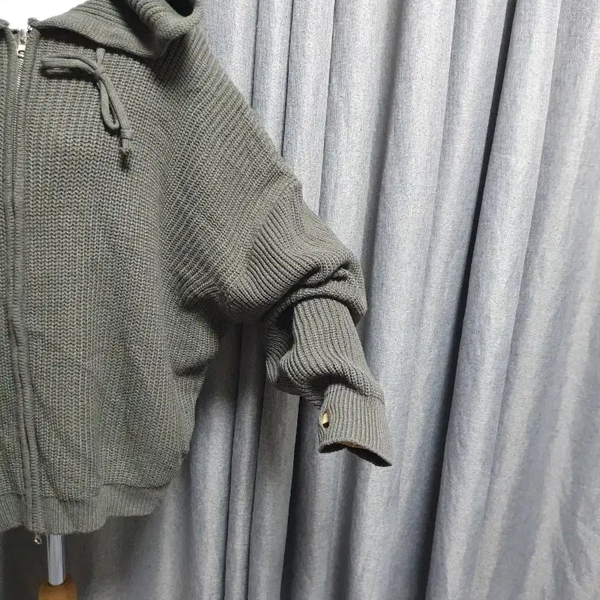 [BUNJANG] Weekend Fingerhole Hooded Knit Zip-up / 위켄드 핑거홀 후드니트집업