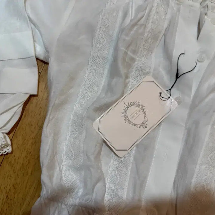 [BUNJANG] Milkcocoa Amelie Line Lily Blouse / 밀크코코아 아멜리라인 릴리 블라우스 새상품