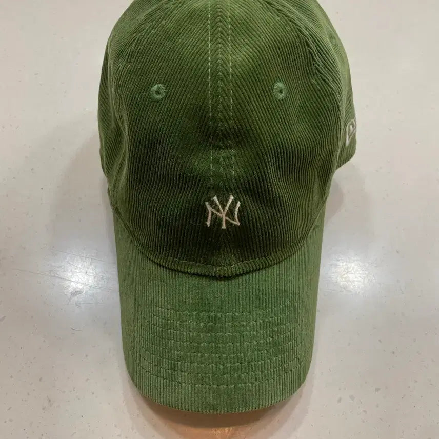 [BUNJANG] New Era Corduroy NY Logo Ball Cap / 뉴에라 코듀로이 NY로고 볼캡 그림
