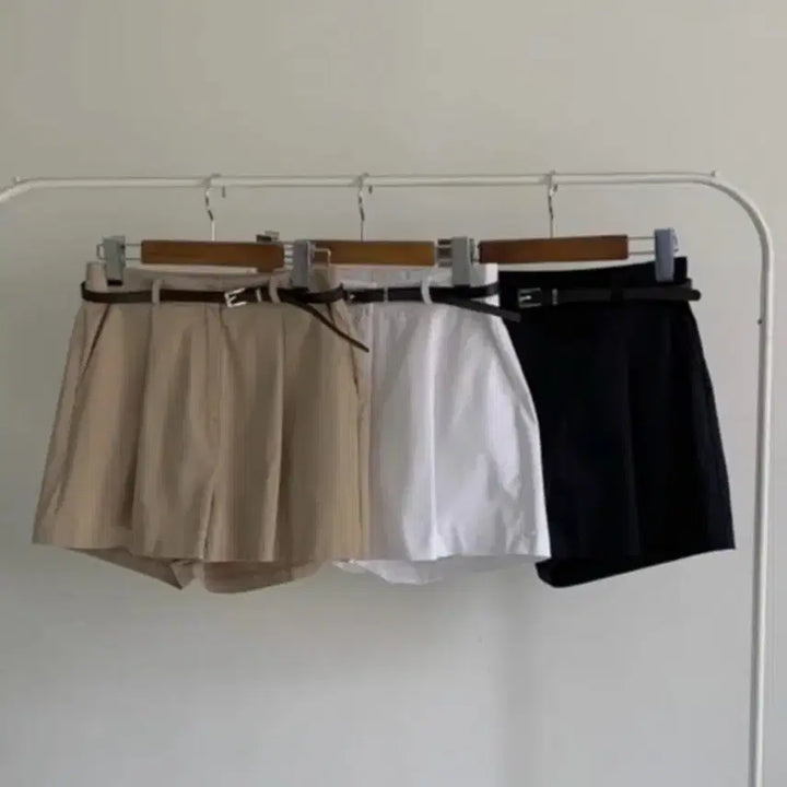 [BUNJANG] ELDINE Cotton Pinstuck Belted Shorts Set / 엘딘 몬드 코튼 핀턱 벨트 숏팬츠 허리 벨트 세트 포함