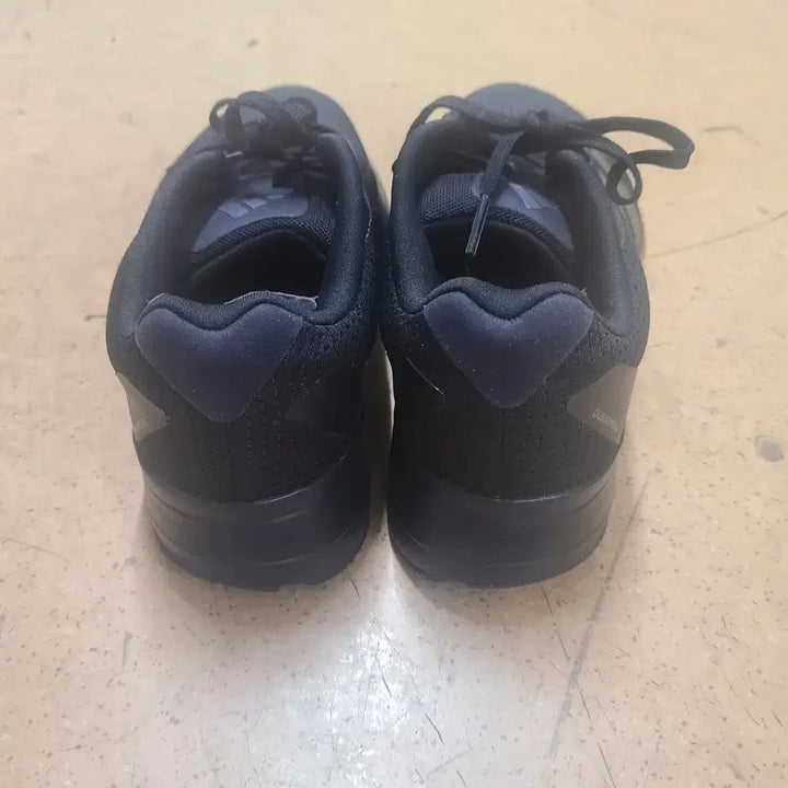 [BUNJANG] Adidas Black Sneakers / 아디다스 검정 운동화